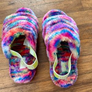 UGG Fluff Yeah ~ Size 4 ~